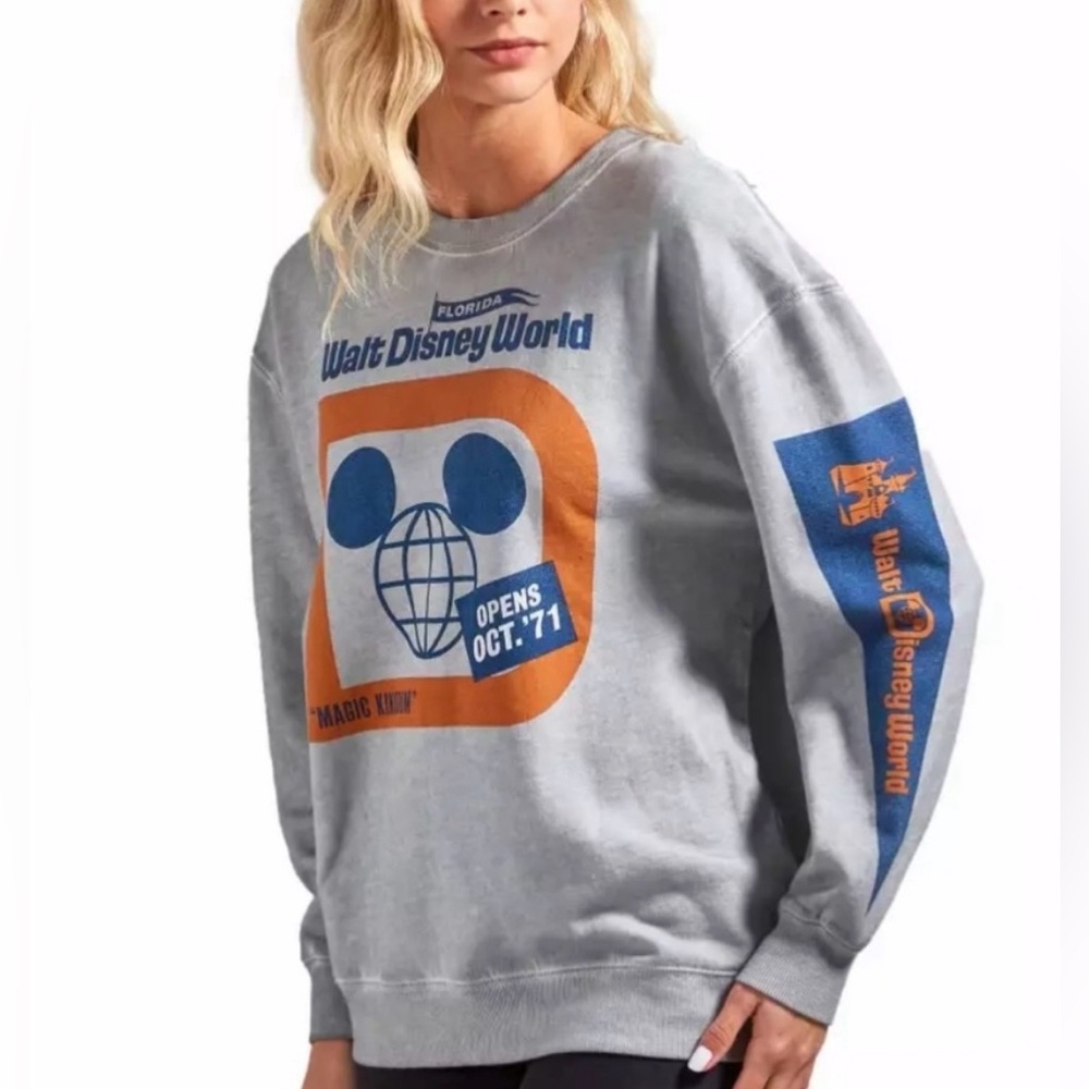 Walt Disney World Vault Sweatshirt 100% Cotton Size Small Long Sleeve Gray
